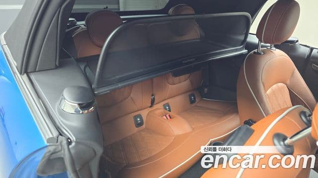 Mini Cooper S Convertible 2024 — фото 11 из 20