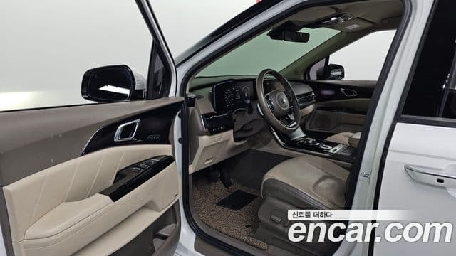 Kia Carnival 2021 — ფოტო 10/20