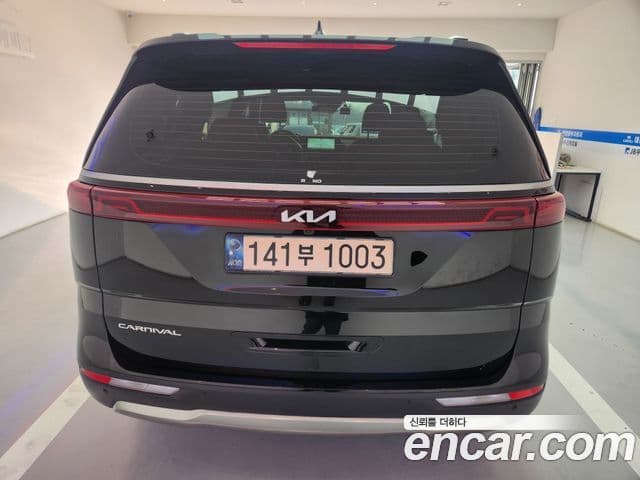 Kia Carnival 2022 — фото 4 из 20