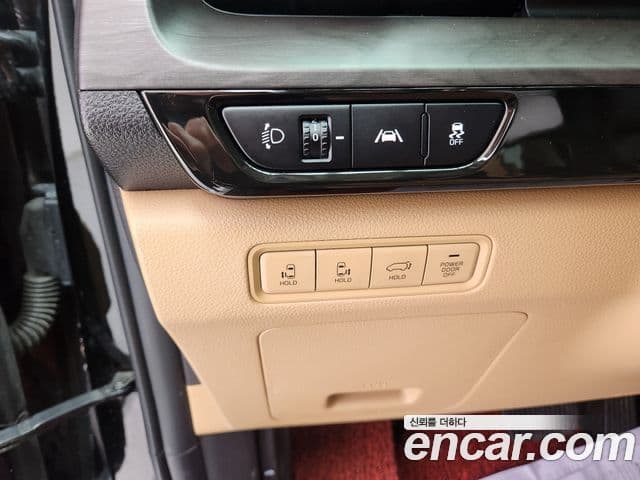Kia Carnival 2022 — фото 13 из 20