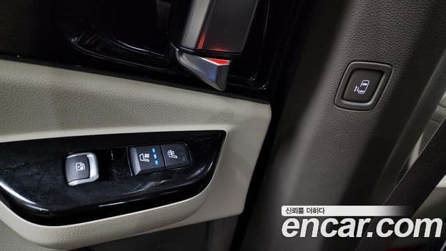 Kia Carnival 2022 — Фото 18/20