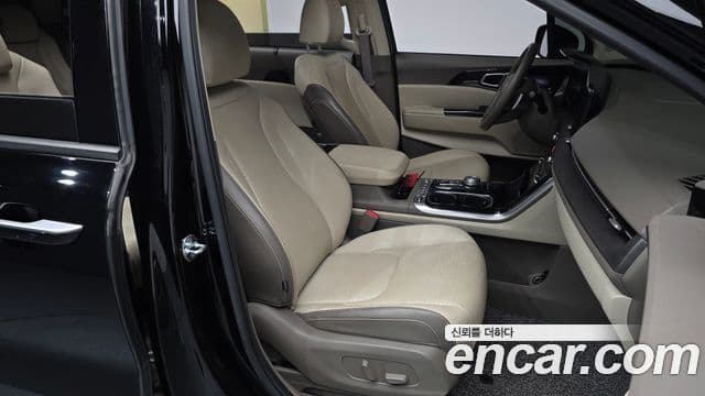 Kia Carnival 2021 — ფოტო 10/20