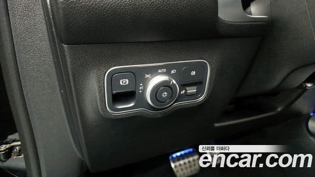 Mercedes-Benz GLB-Class 2023 — ფოტო 13/20