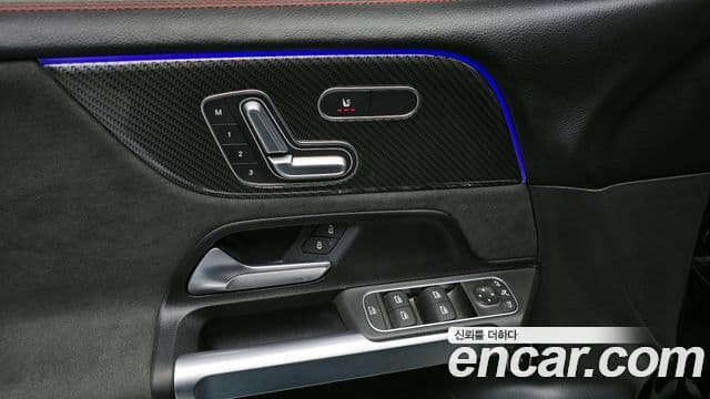 Mercedes-Benz GLB-Class 2023 — фото 17 из 20