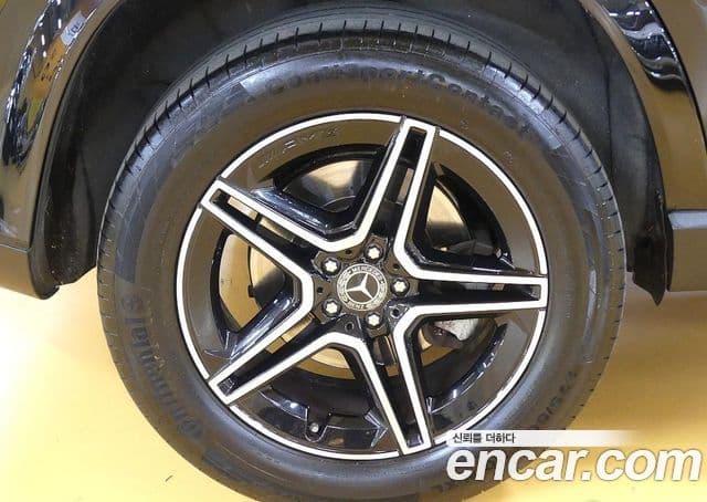 Mercedes-Benz GLE-Class 2020 — ფოტო 5/20