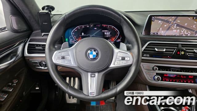 BMW 7 Series 2021 — ფოტო 13/20