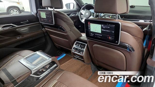 BMW 7 Series 2021 — ფოტო 18/20