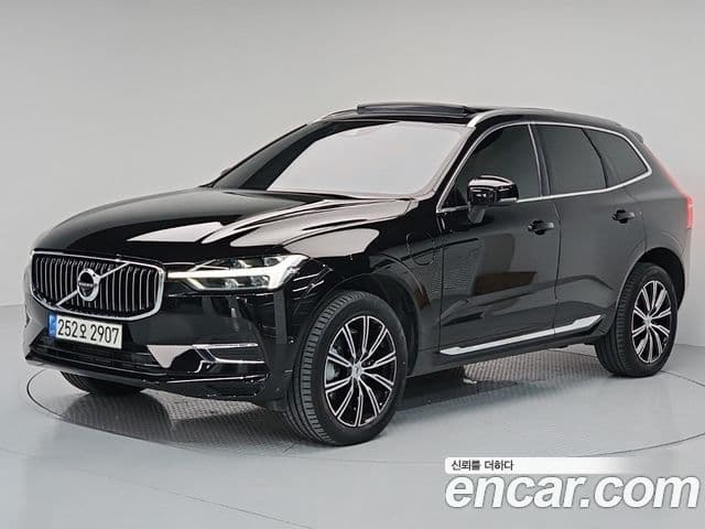 Volvo XC60 2021 — фото 2 из 20