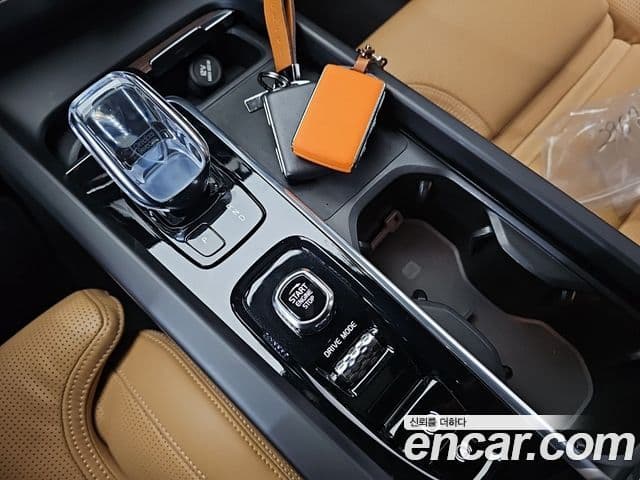 Volvo XC60 2021 — фото 8 из 20