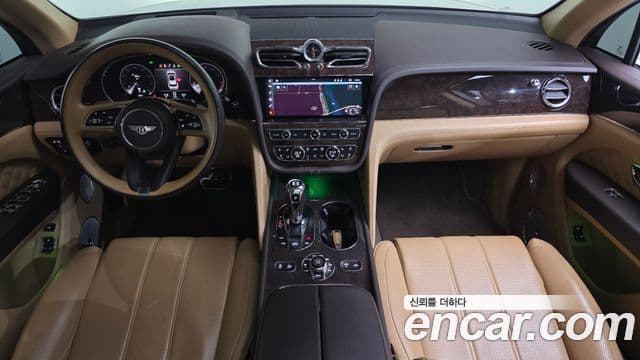 Bentley Bentayga 2022 — фото 7 из 20