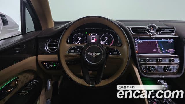 Bentley Bentayga 2022 — Şəkil 13/20