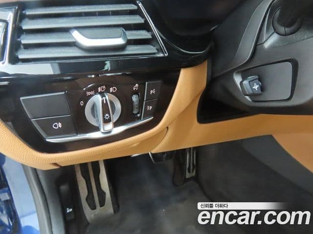 BMW 5 Series 2021 — Şəkil 8/20
