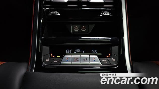 BMW 8 Series 2025 — Фото 19/20