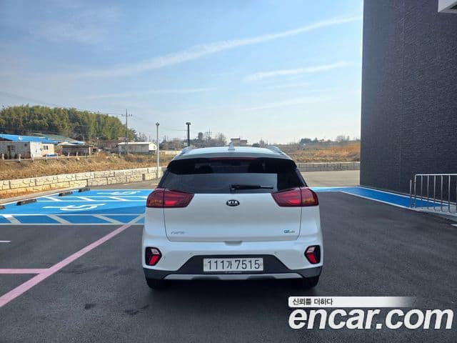 Kia Niro 2020 — Şəkil 13/20