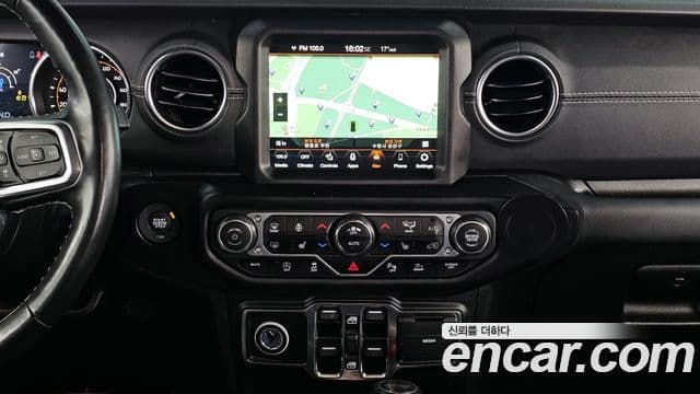 Jeep Wrangler 2022 — фото 14 из 20