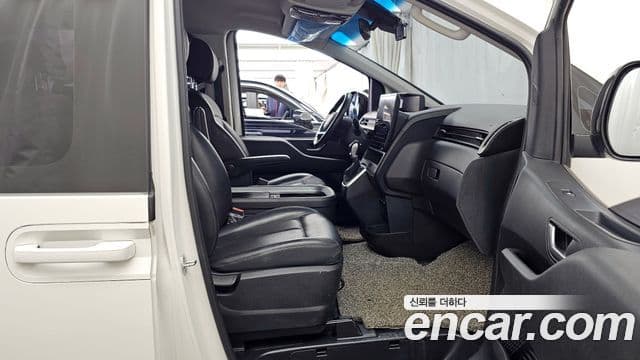 Hyundai Staria 2022 — фото 11 из 20