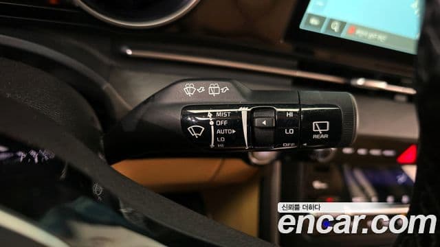 Kia Carnival 2023 — Фото 19/20