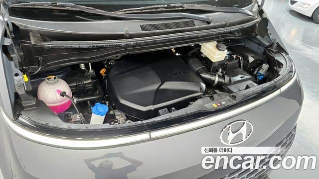 Hyundai Staria 2021 — ფოტო 6/20