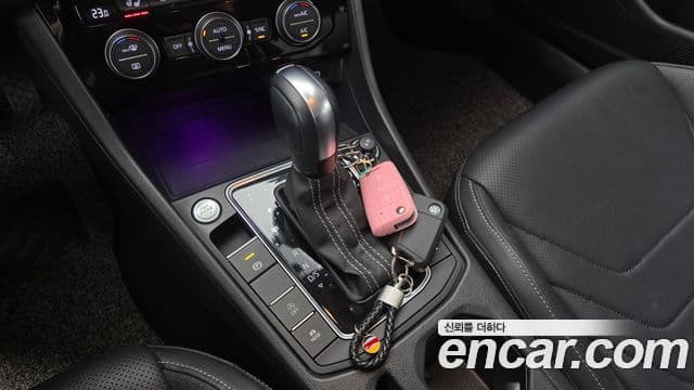 Volkswagen Jetta 2021 — Photo 3/20