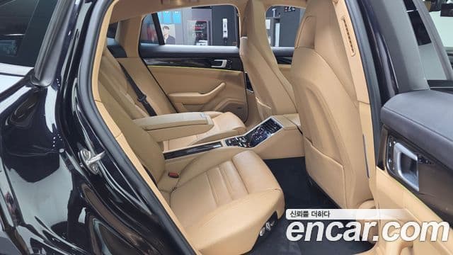 Porsche Panamera 2018 — фото 11 из 20