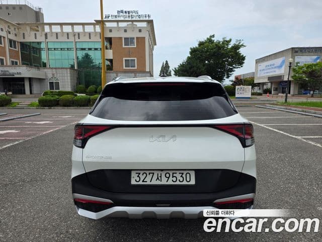 Kia Sportage 2021 — ფოტო 3/20
