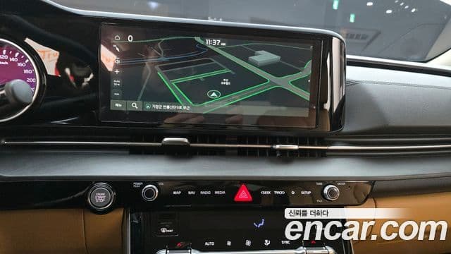 Kia Carnival 2021 — фото 16 из 20