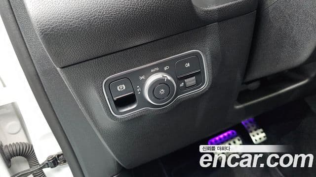 Mercedes-Benz GLB-Class 2023 — фото 12 из 20