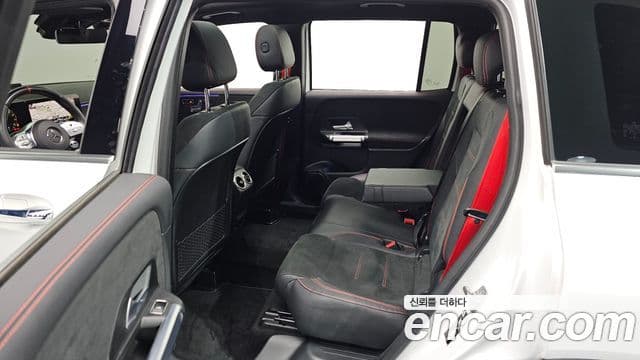 Mercedes-Benz GLB-Class 2023 — ფოტო 17/20