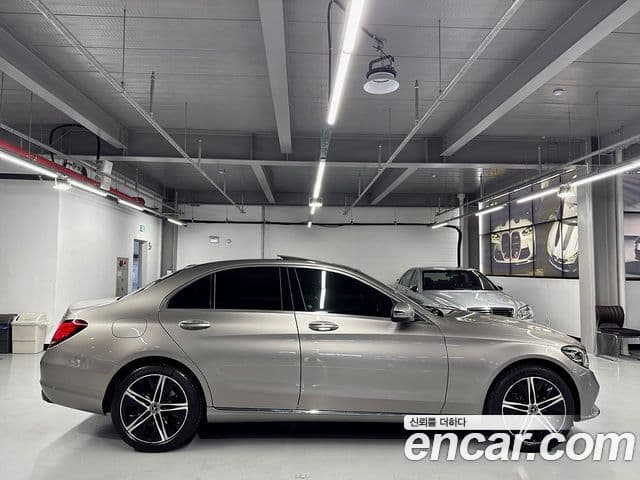 Mercedes-Benz C-Class 2019 — Şəkil 12/20