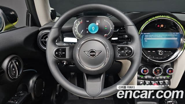 Mini Cooper S 2023 — Фото 13/20