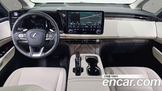 Lexus LM 2024 — Photo 7/20