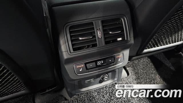 Audi Q5 2023 — ფოტო 18/20