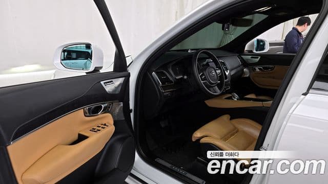 Volvo XC90 2022 — Şəkil 10/20