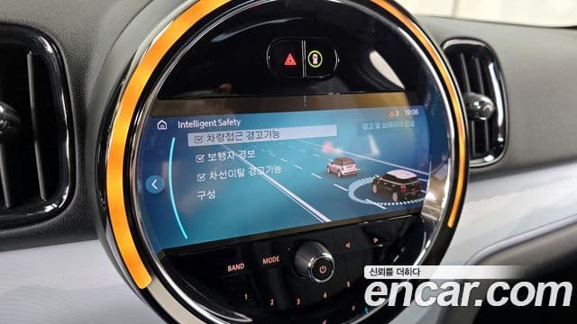 Mini Cooper S Countryman 2023 — фото 16 из 20