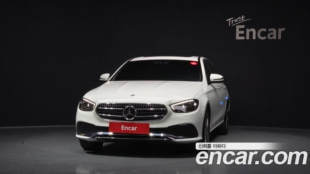 Mercedes-Benz E-Class 2022 — ფოტო 2/20