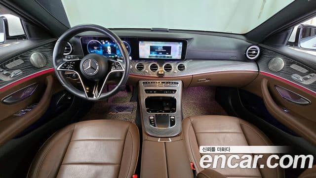 Mercedes-Benz E-Class 2022 — фото 6 из 20