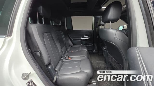Mercedes-Benz GLB-Class 2022 — Şəkil 18/20