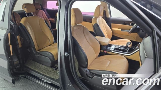 Kia Carnival 2021 — Фото 12/20