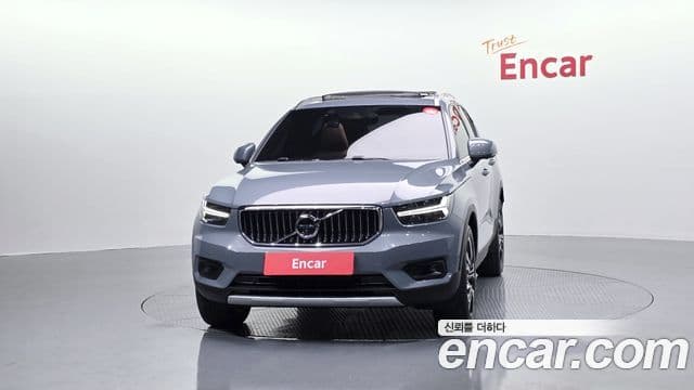 Volvo XC40 2022 — ფოტო 3/20