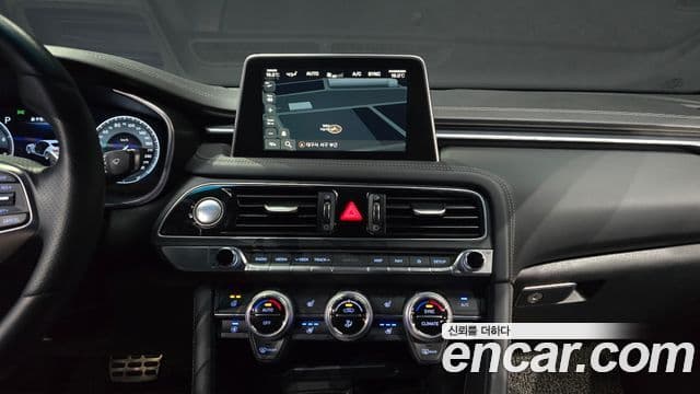 Genesis G70 2019 — Photo 1/20