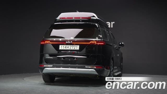 Kia Carnival 2022 — ფოტო 4/20