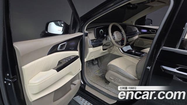 Kia Carnival 2022 — ფოტო 10/20
