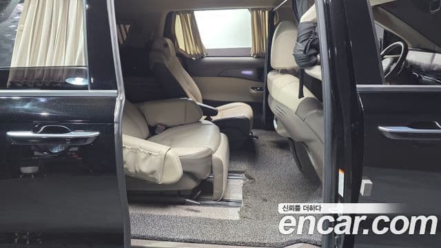Kia Carnival 2022 — ფოტო 12/20