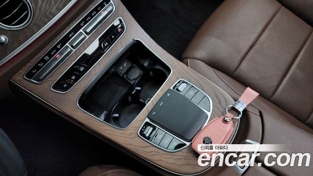 Mercedes-Benz E-Class 2022 — Şəkil 9/20