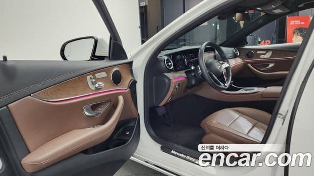 Mercedes-Benz E-Class 2022 — Şəkil 10/20