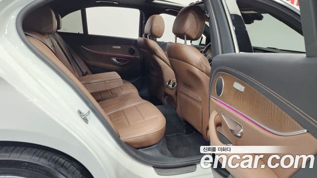 Mercedes-Benz E-Class 2022 — Şəkil 12/20