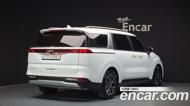 Kia Carnival 2023 — Фото 2/20
