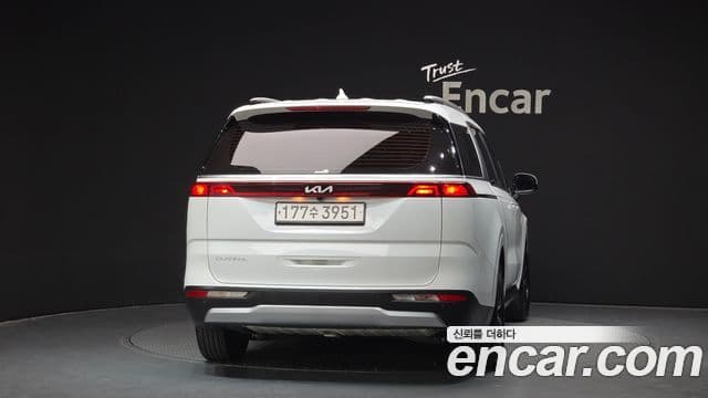Kia Carnival 2023 — Фото 4/20
