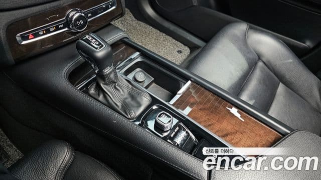 Volvo XC90 2019 — фото 7 из 20