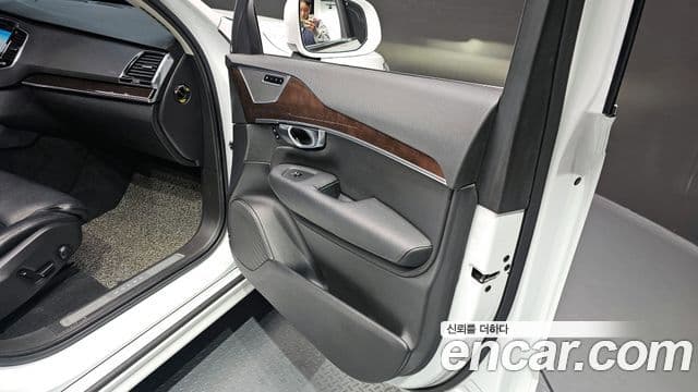 Volvo XC90 2019 — фото 15 из 20
